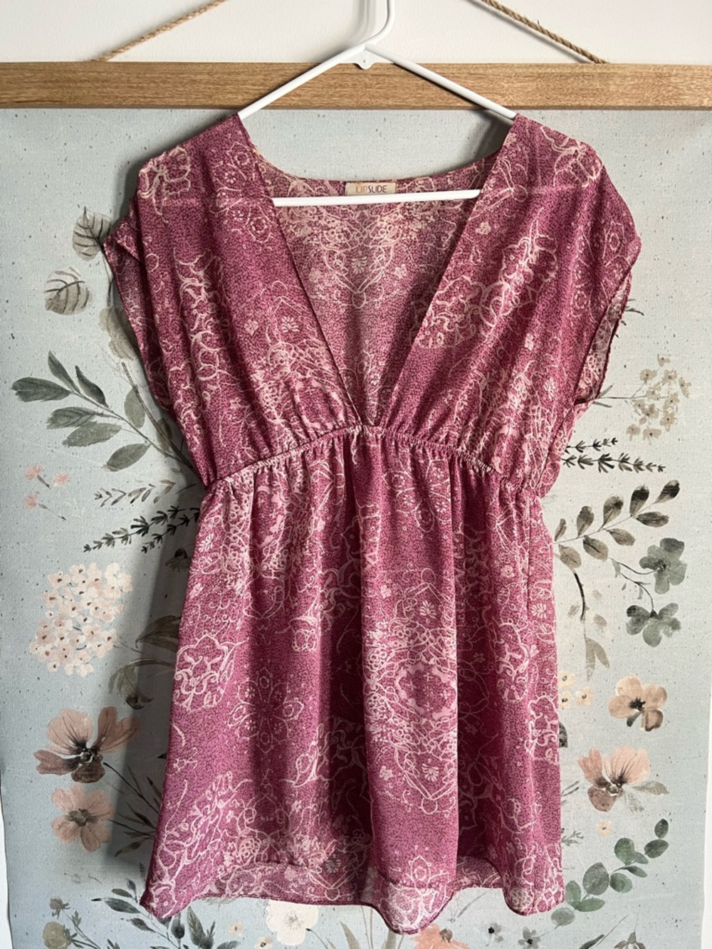 Vintage y2k Pink Floral V-Neck Women’s Top